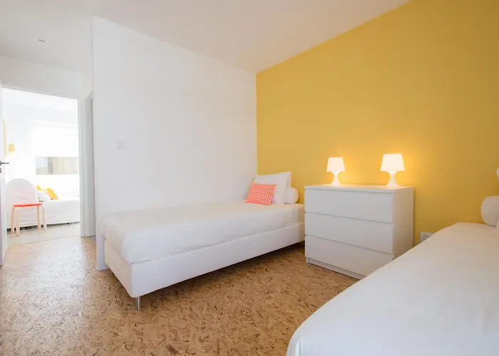 Casasupertubos - 1-8 アトウギア・ダ・バレイア